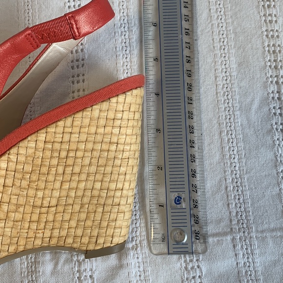 Anne Klein AK Fortuna Leather Wedge Sandals. Size 8. Excellent Used Condition. - Picture 8 of 9